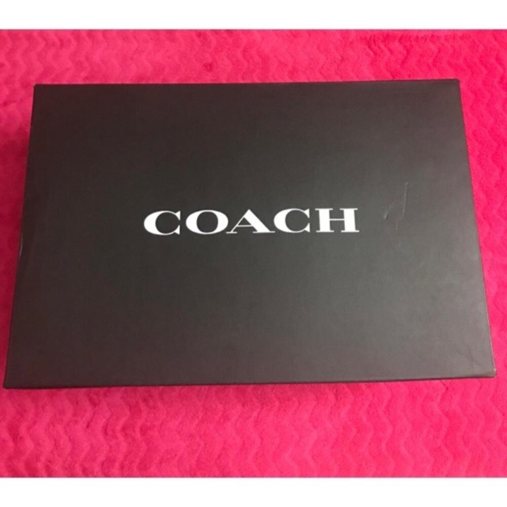 🦋HP🦋 Coach C143 Runner Shoes - Picture 15 of 16
